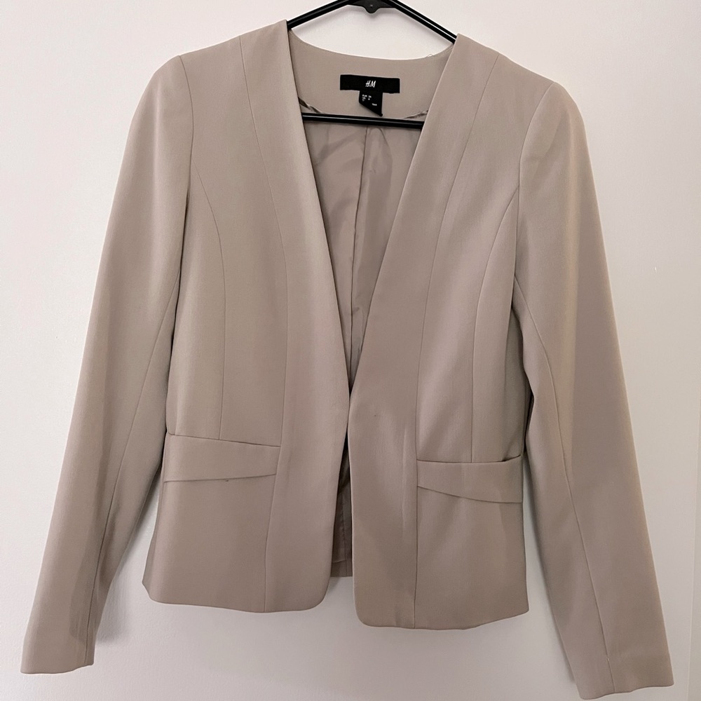 H&M fitted blazer in soft taupe color